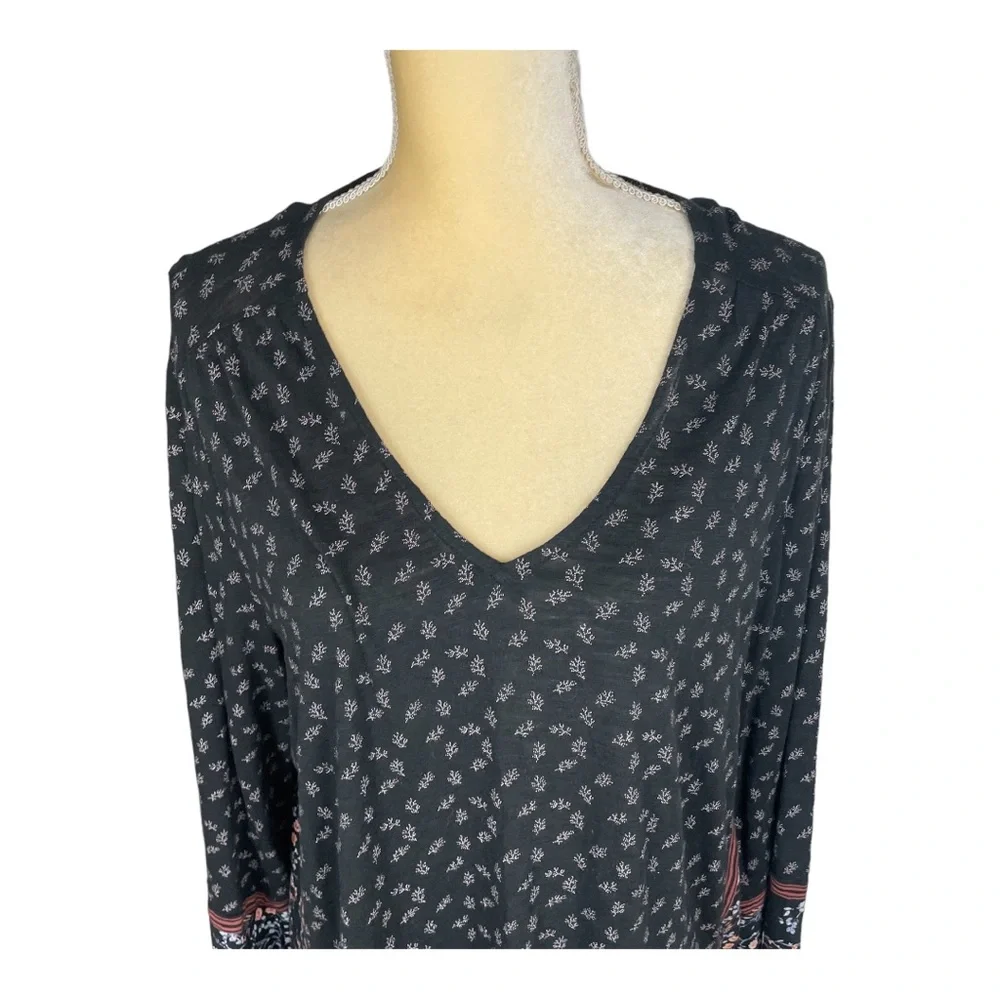 Lucky Brand Black Floral Design Knit‎ Top Size Large - Picture 2 of 9
